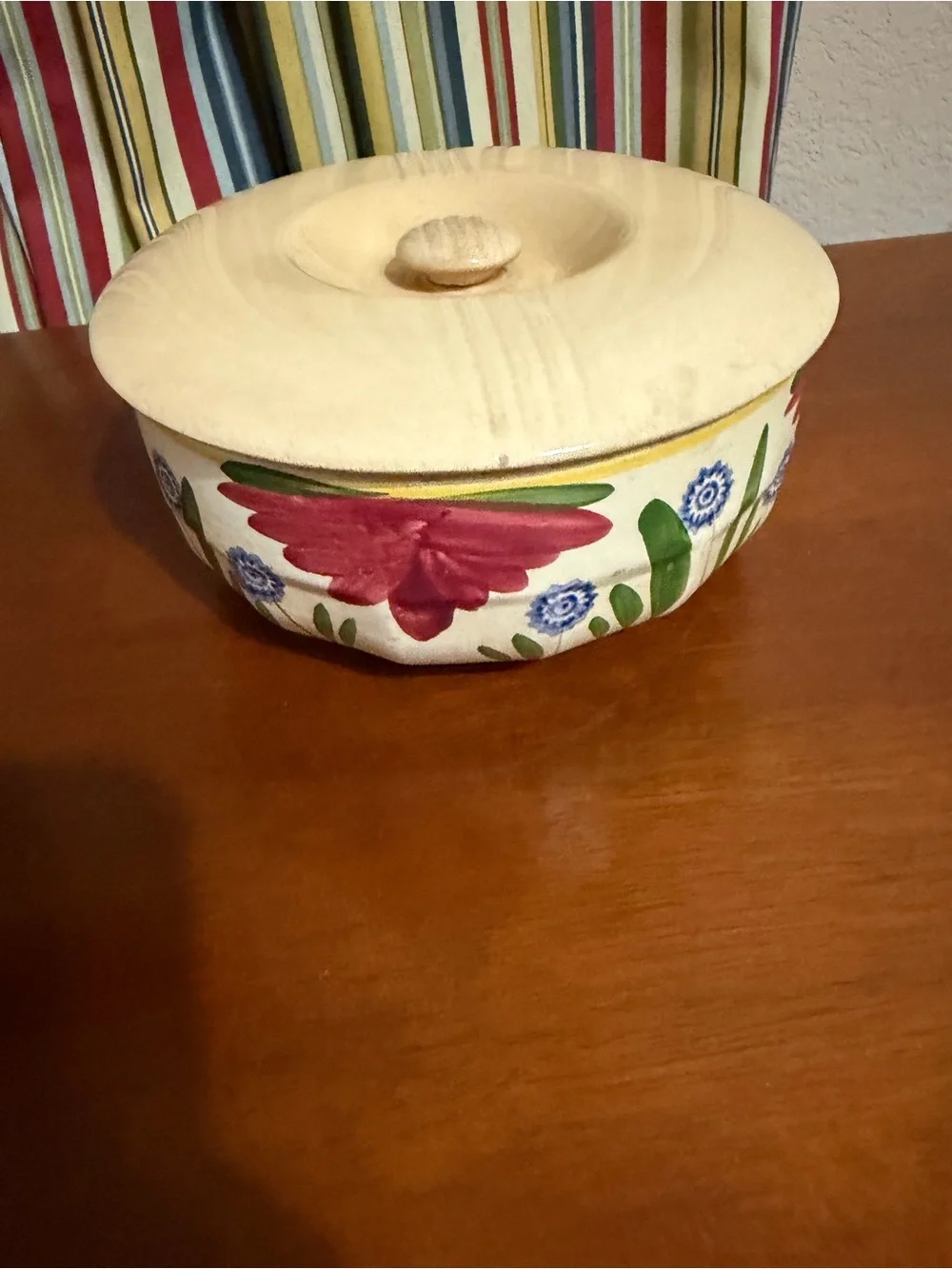 Nimy Imperiale Royal Stick Bowl with Lid. Made in Belgium. 7x3”